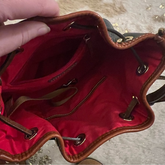 NWOT Dooney & Bourke Pebble Grain Kendall Crossbody Navy & Leather - Picture 4 of 8